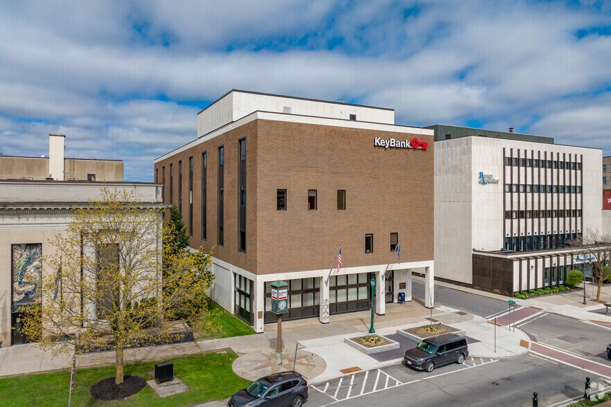 200 Washington St, Watertown, NY à louer - Photo principale – Image 1 sur 5
