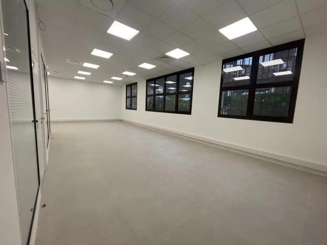 Place Joseph Bermond, Valbonne à louer Photo intérieure– Image 1 sur 15