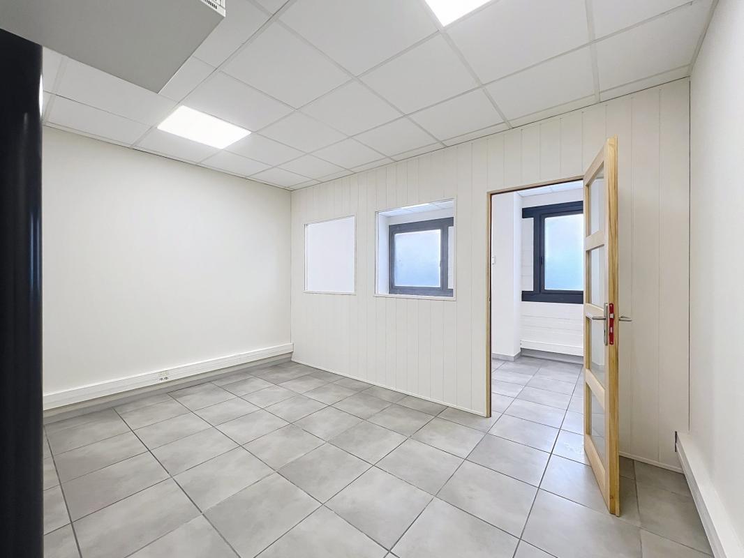 Bureau dans La Seyne-sur-Mer à louer Photo intérieure– Image 1 sur 3