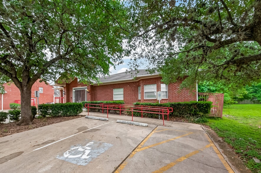 2223 Dorrington St, Houston, TX à louer - Photo de l’immeuble – Image 3 sur 54