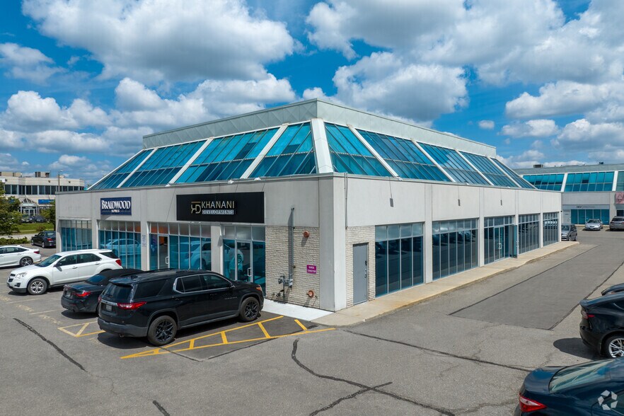 27 Roytec Rd, Vaughan, ON à louer - Photo de l’immeuble – Image 1 sur 4