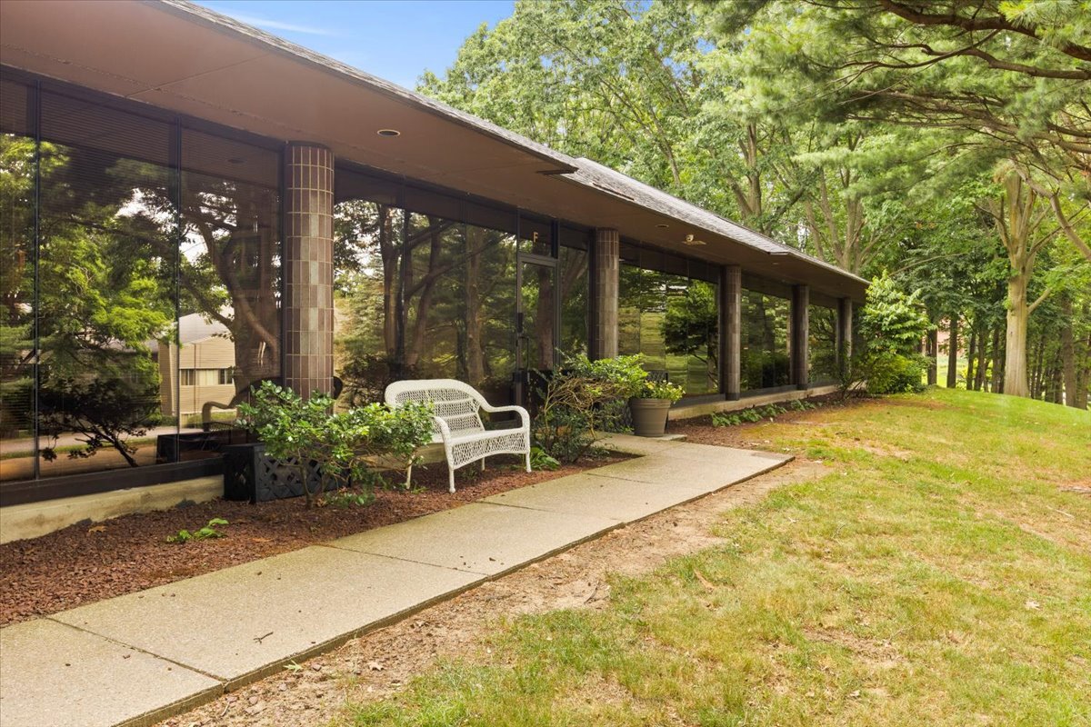 110 Linden Oaks, Rochester, NY à vendre Photo principale– Image 1 sur 21