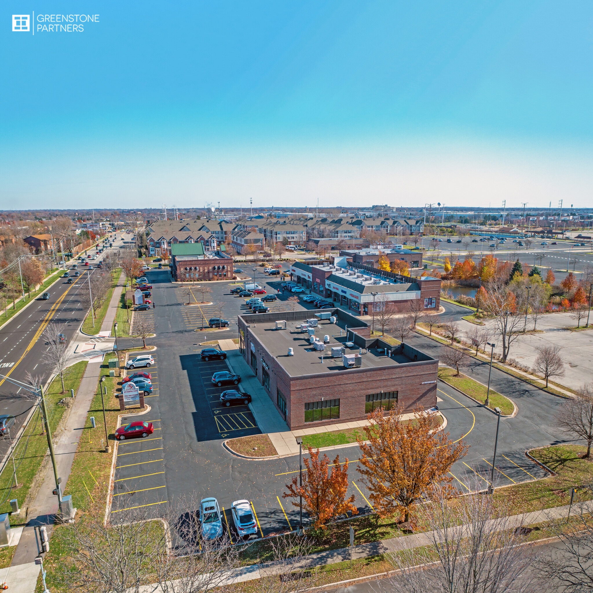 535 Fairway Dr, Naperville, IL à louer Aérien– Image 1 sur 6