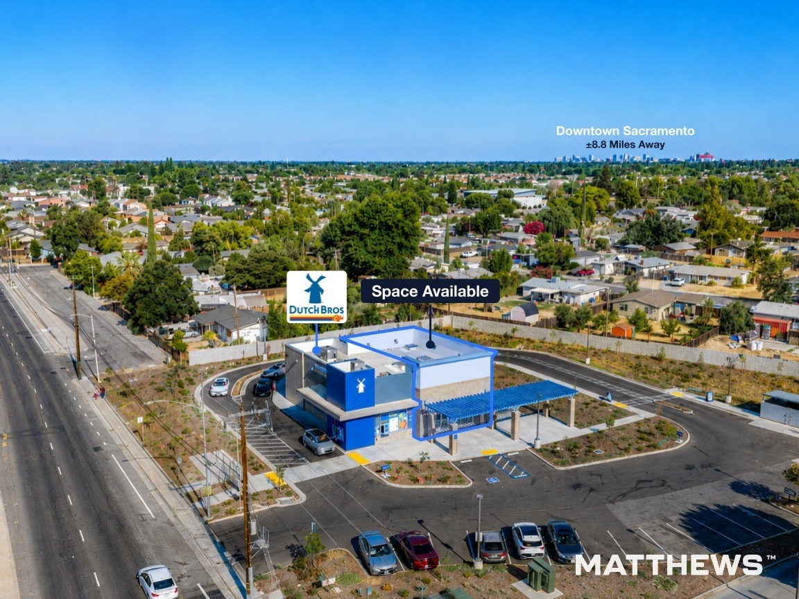 7945 Elder Creek rd, Sacramento, CA à louer Photo principale– Image 1 sur 4