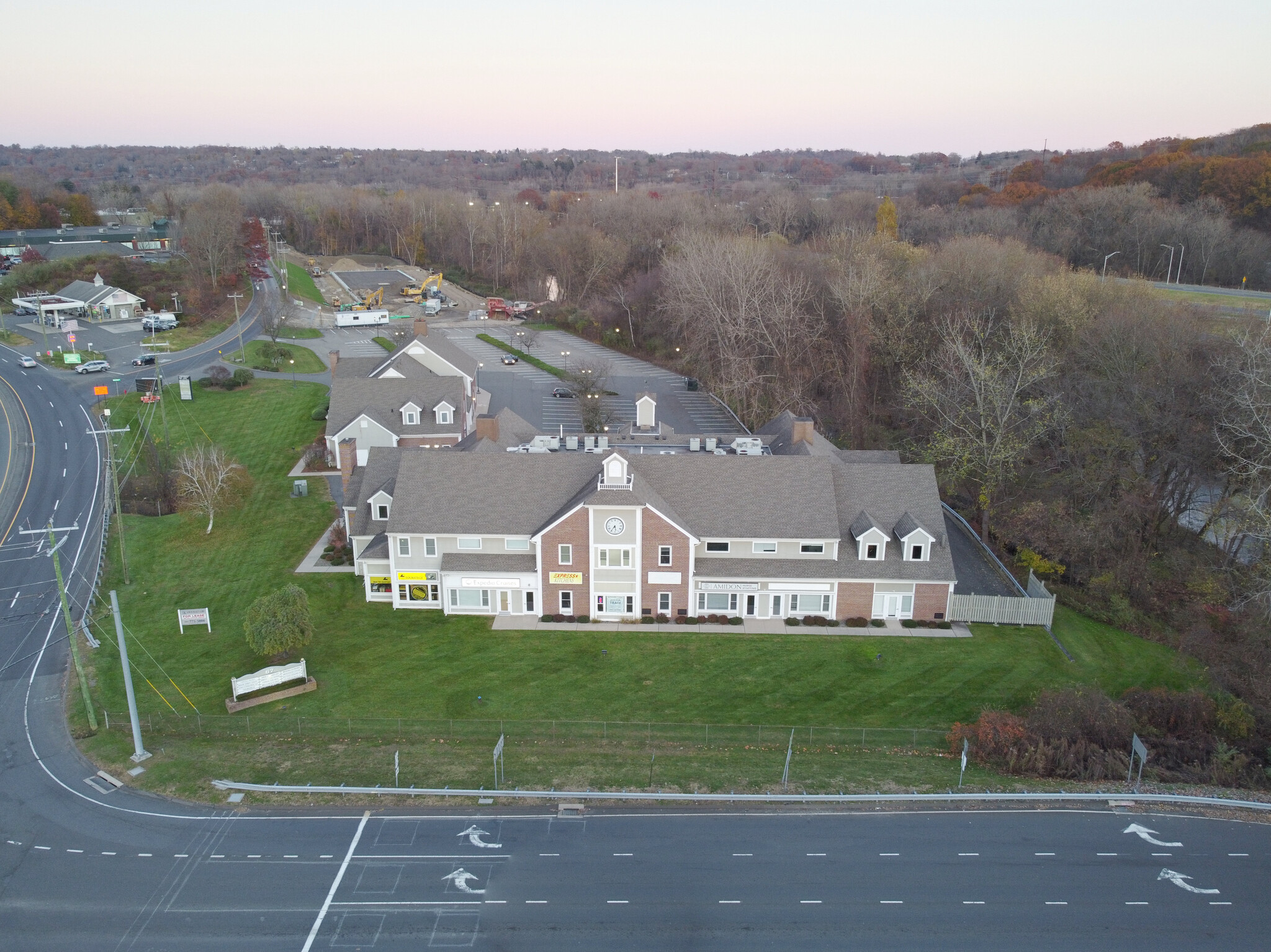 67 Federal Rd, Brookfield, CT à louer Photo de l’immeuble– Image 1 sur 1