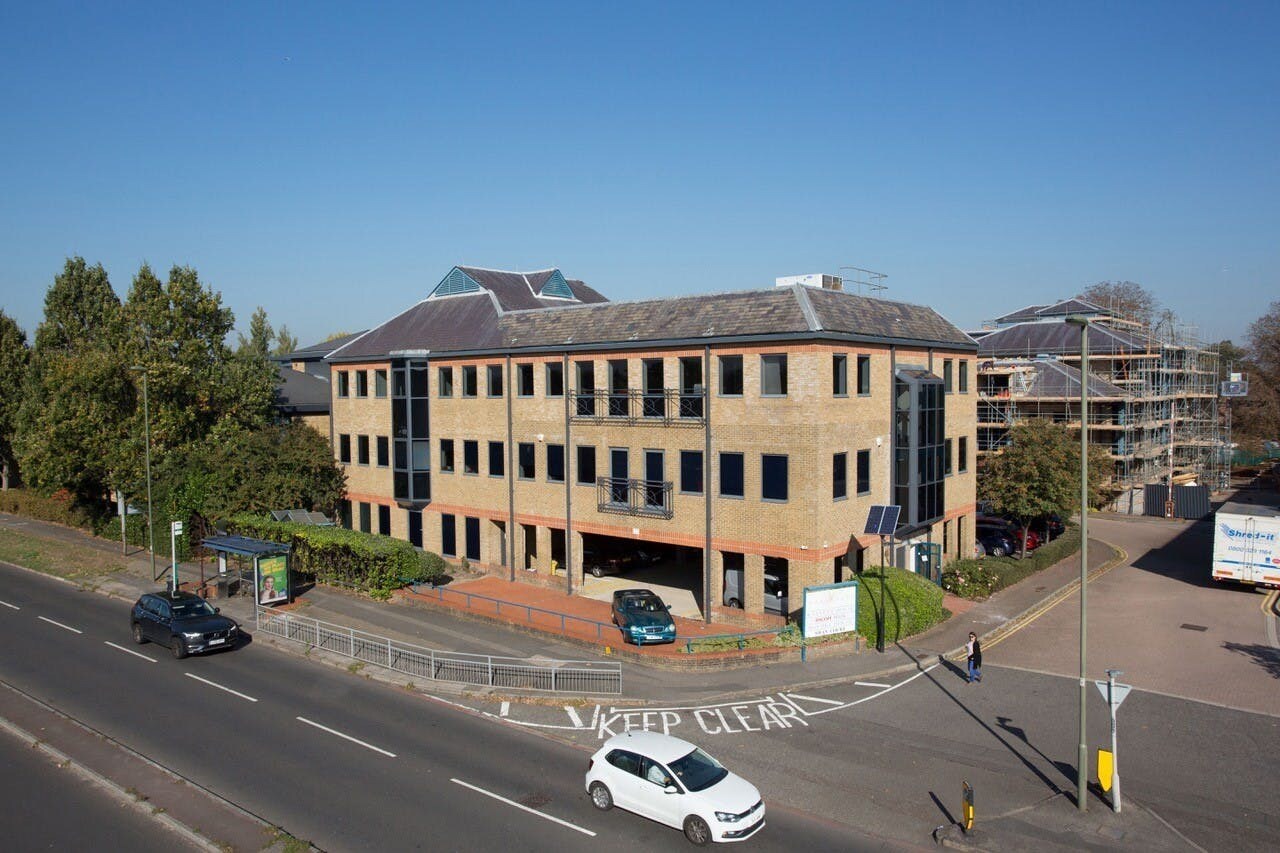 The Causeway, Staines à louer Photo de l’immeuble– Image 1 sur 9