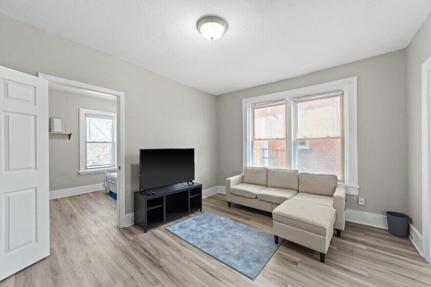 11118 Clifton Blvd, Cleveland, OH à vendre - Photo de l’immeuble – Image 2 sur 43