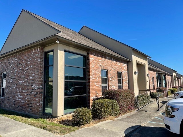 4021 W. E. Heck Ct., Baton Rouge, LA à louer - Photo de l’immeuble – Image 2 sur 23
