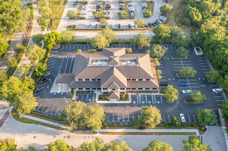 6311 Atrium Dr, Bradenton, FL à louer - Photo de l’immeuble – Image 3 sur 5