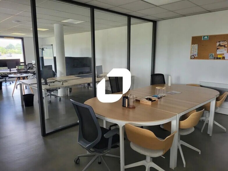 Bureau dans Lezennes à louer - Photo de l’immeuble – Image 2 sur 7