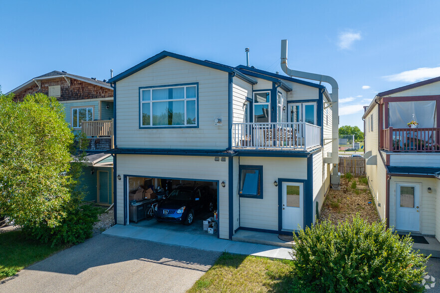 355 Centre St NW, Langdon, AB à vendre - Photo de l’immeuble – Image 3 sur 6