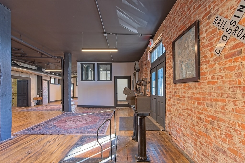 101 W Broadway St, Tipp City, OH à louer Photo intérieure– Image 1 sur 41