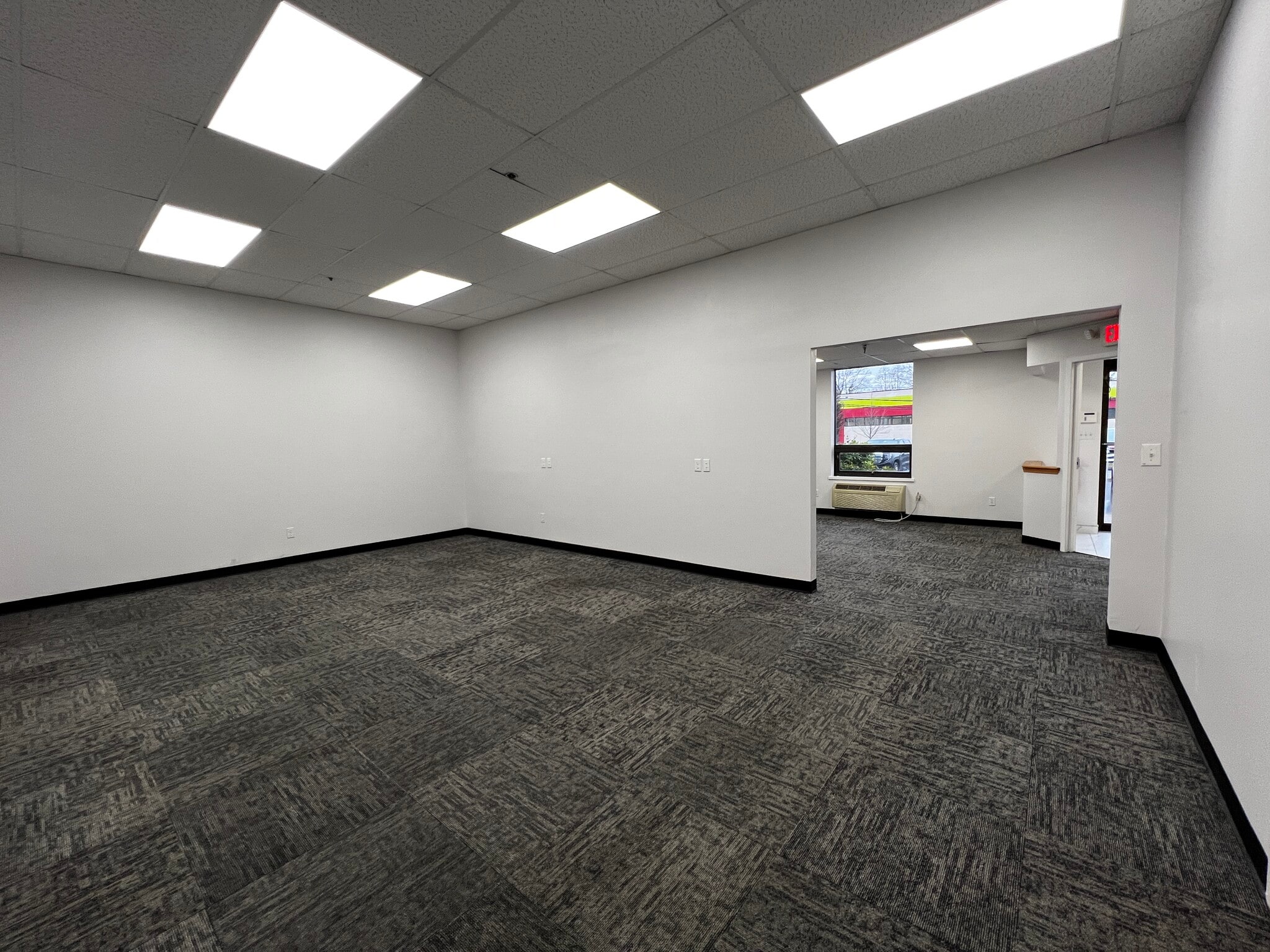 60-90 Bridge Rd, Islandia, NY à louer Photo intérieure– Image 1 sur 3