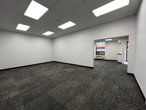 60-90 Bridge Rd, Islandia, NY à louer Photo intérieure– Image 1 sur 3