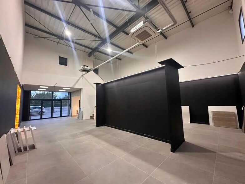 Local d’activités dans Mions à louer - Photo intérieure – Image 2 sur 5