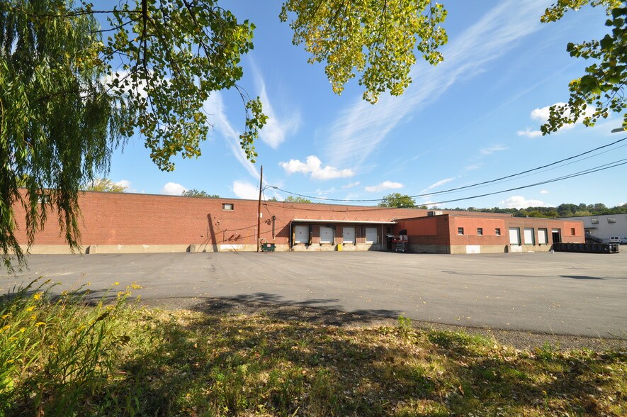 15 Division St, Fairview, NJ à louer - Photo de l’immeuble – Image 3 sur 9