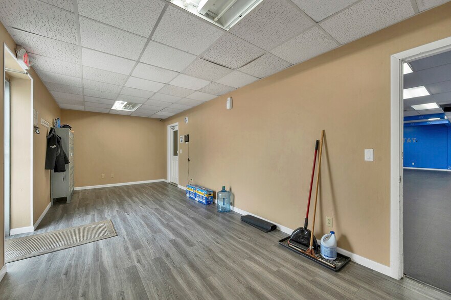 1279 E Mason St, Green Bay, WI à vendre - Photo de l’immeuble – Image 3 sur 65