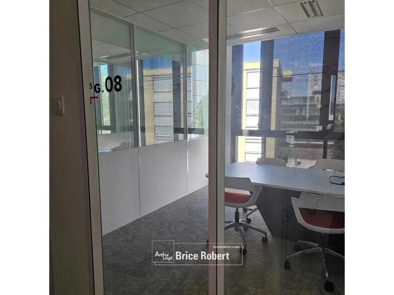 Bureau dans Villeurbanne à louer - Photo de l’immeuble – Image 3 sur 32