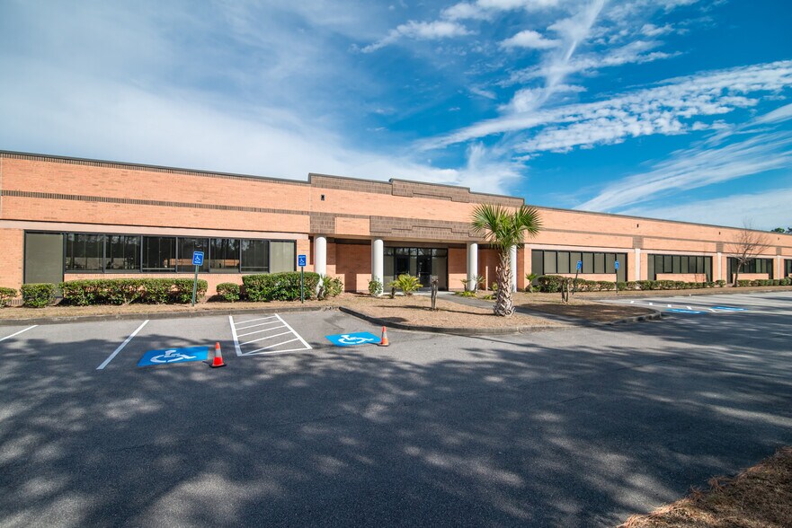 8733-Unit 300 17 Bypass Hwy, Myrtle Beach, SC à louer - Photo de l’immeuble – Image 2 sur 33