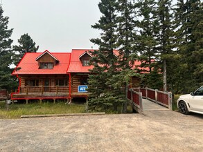 23 Burnside Dr, Rocky View Co, AB à louer Photo de l’immeuble– Image 1 sur 5
