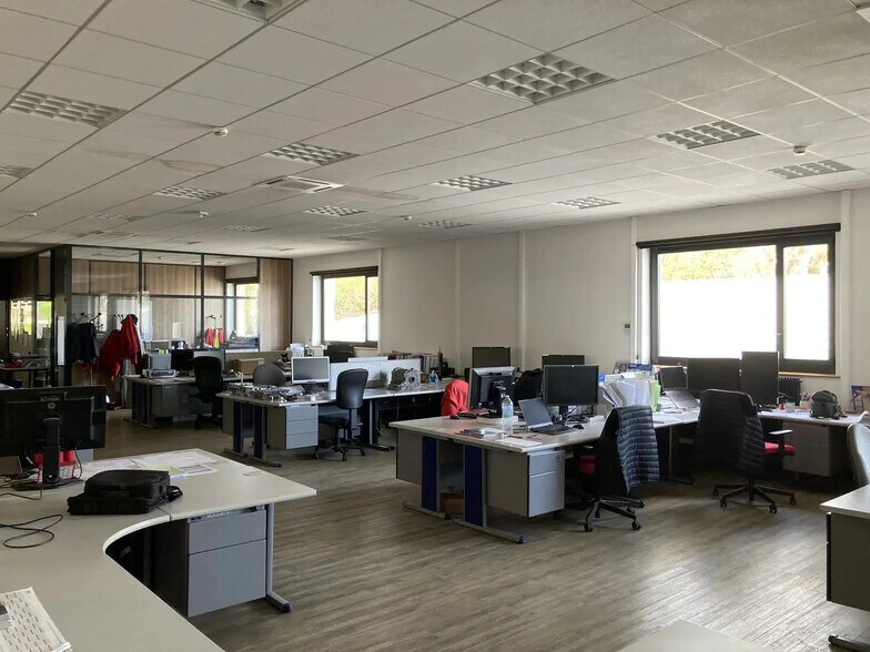 Bureau dans Saint-Étienne à vendre - Photo de l’immeuble – Image 2 sur 6
