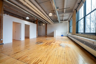 219 Dufferin St, Toronto, ON à louer Photo de l’immeuble– Image 1 sur 5