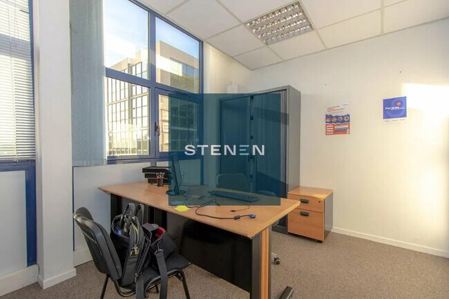 Plus de détails pour 10 Rue Du Lieutenant Parayre, Aix-en-Provence - Bureau à louer