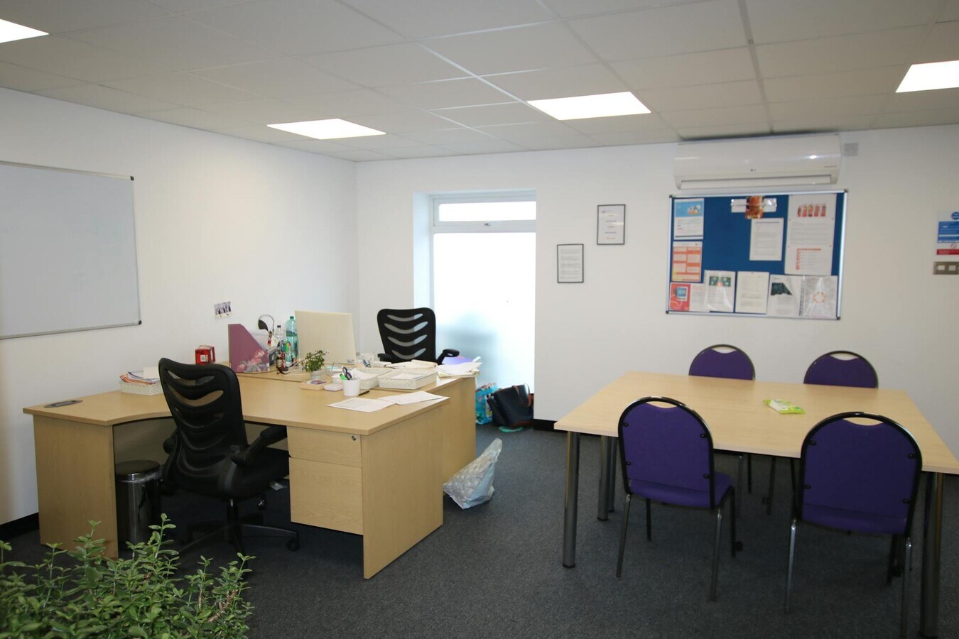 55-55B Cobham Rd, Wimborne, DOR BH21 7RB - Lot A -  - Photo intérieure - Image 1 of 2