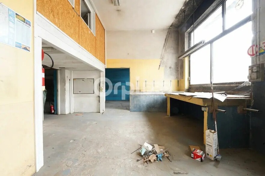 Local commercial dans Lyon à louer - Photo de l’immeuble – Image 1 sur 6