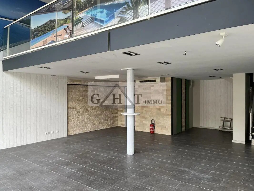 Local commercial dans Antibes à louer Photo de l’immeuble– Image 1 sur 5