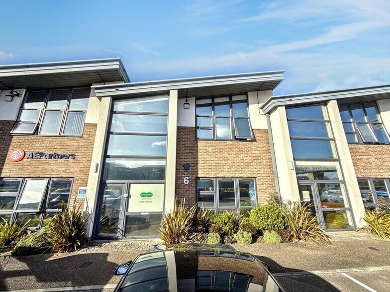 2 Admiral Way, Sunderland à vendre - Photo de l’immeuble – Image 2 sur 23