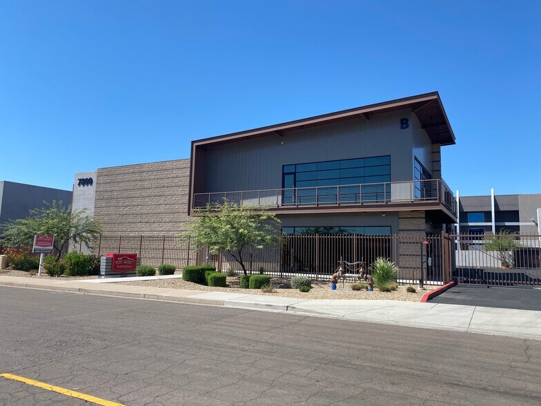 7800 E Greenway Rd, Scottsdale, AZ à vendre - Photo de l’immeuble – Image 1 sur 5