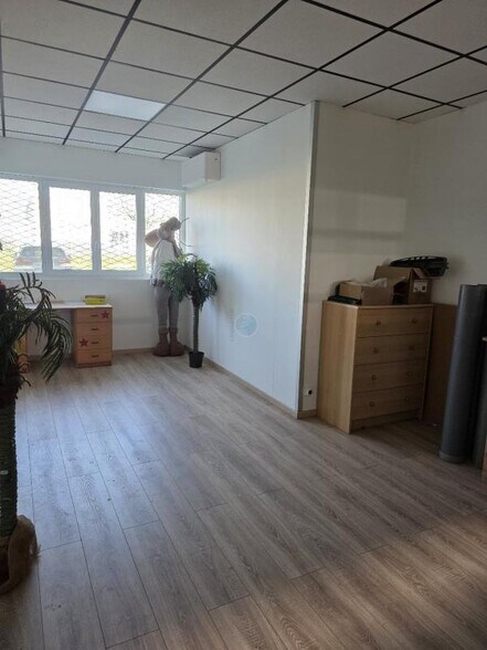 Local d’activités dans Ingré à louer - Photo intérieure – Image 3 sur 5