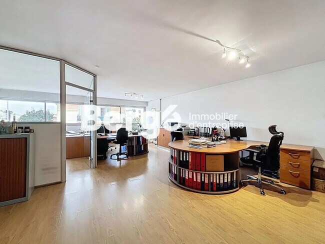 Plus de détails pour Bureau à vendre