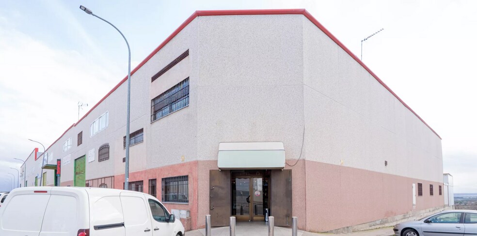 Local commercial dans Esquivias, Toledo à vendre - Photo de l’immeuble – Image 1 sur 13