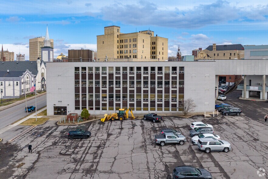 315-317 Court St, Utica, NY à louer - Photo de l’immeuble – Image 3 sur 5
