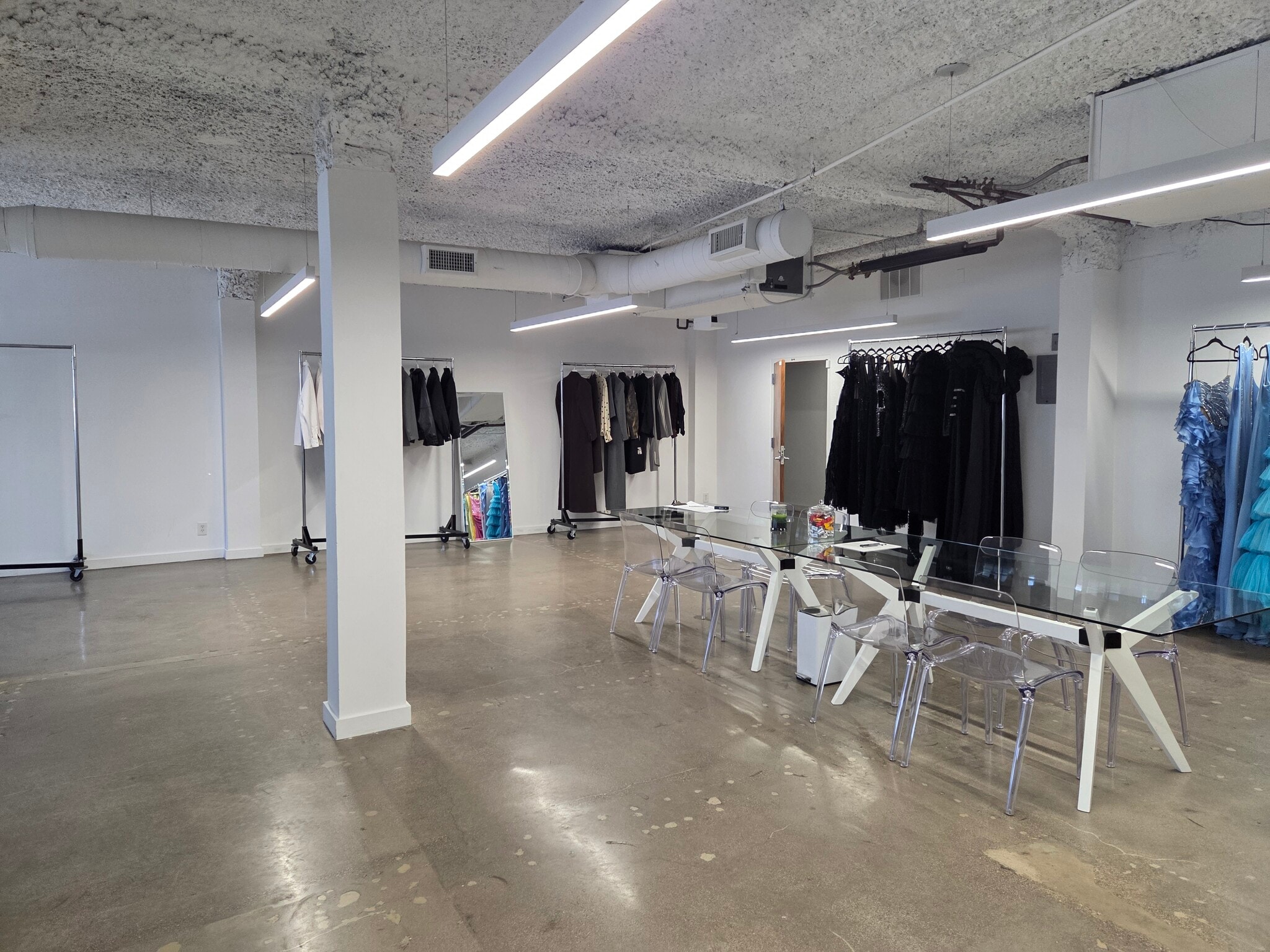 8455 Beverly Blvd, Los Angeles, CA à louer Photo intérieure– Image 1 sur 4