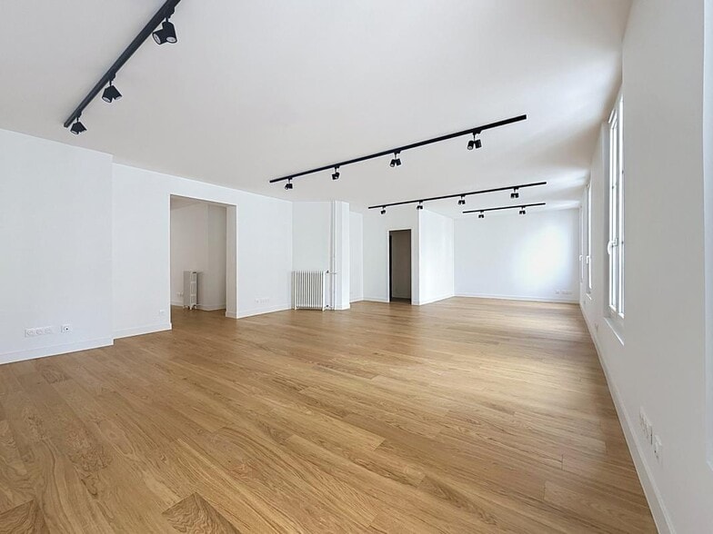 55 Rue Du Faubourg Montmartre, Paris à louer - Photo de l’immeuble – Image 3 sur 7