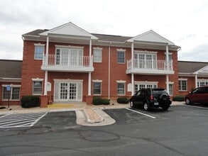 370 Neff Ave, Harrisonburg, VA à louer Photo de l’immeuble– Image 2 sur 3