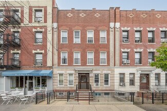 Plus de détails pour 4316 25th Ave, Astoria, NY - Logement à vendre