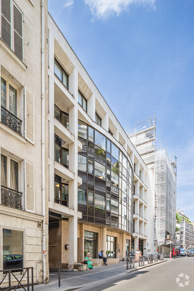 3-5 Rue Scheffer, Paris à louer - Photo de l’immeuble – Image 2 sur 3