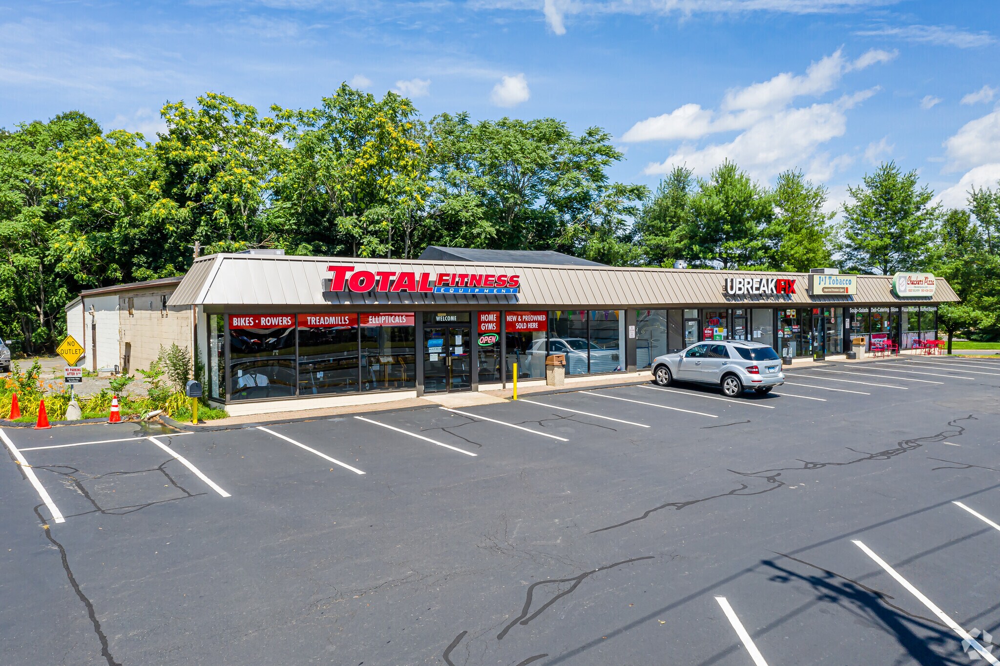 3269-3281 Berlin Tpke, Newington, CT à louer Photo principale– Image 1 sur 16