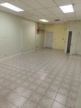 5537 N State Road 7, North Lauderdale, FL à louer Photo intérieure– Image 2 sur 7