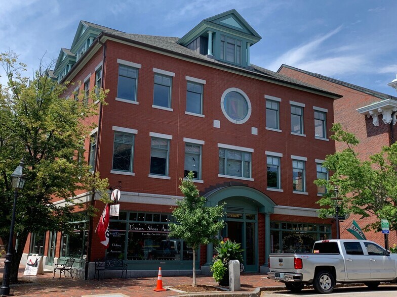 10 Pleasant St, Portsmouth, NH à louer - Photo de l’immeuble – Image 1 sur 3