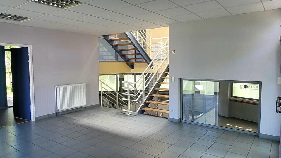 Bureau dans La Vaupalière à vendre - Photo de l’immeuble – Image 2 sur 12