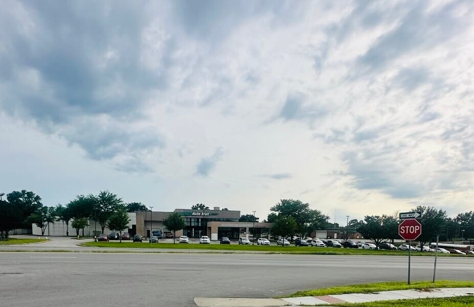 8819 E 350 Hwy, Raytown, MO à vendre Photo de l’immeuble– Image 1 sur 29