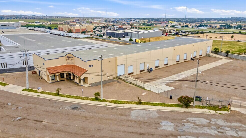 809 Nafta Blvd, Laredo, TX à louer - Photo de l’immeuble – Image 1 sur 9