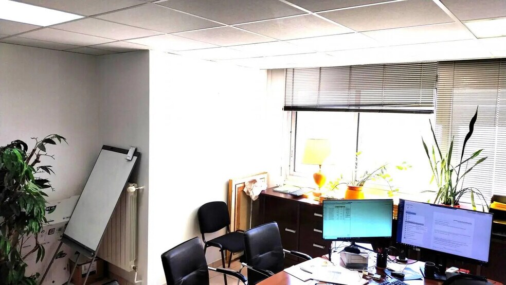 Bureau dans Toulon à vendre - Photo de l’immeuble – Image 2 sur 6