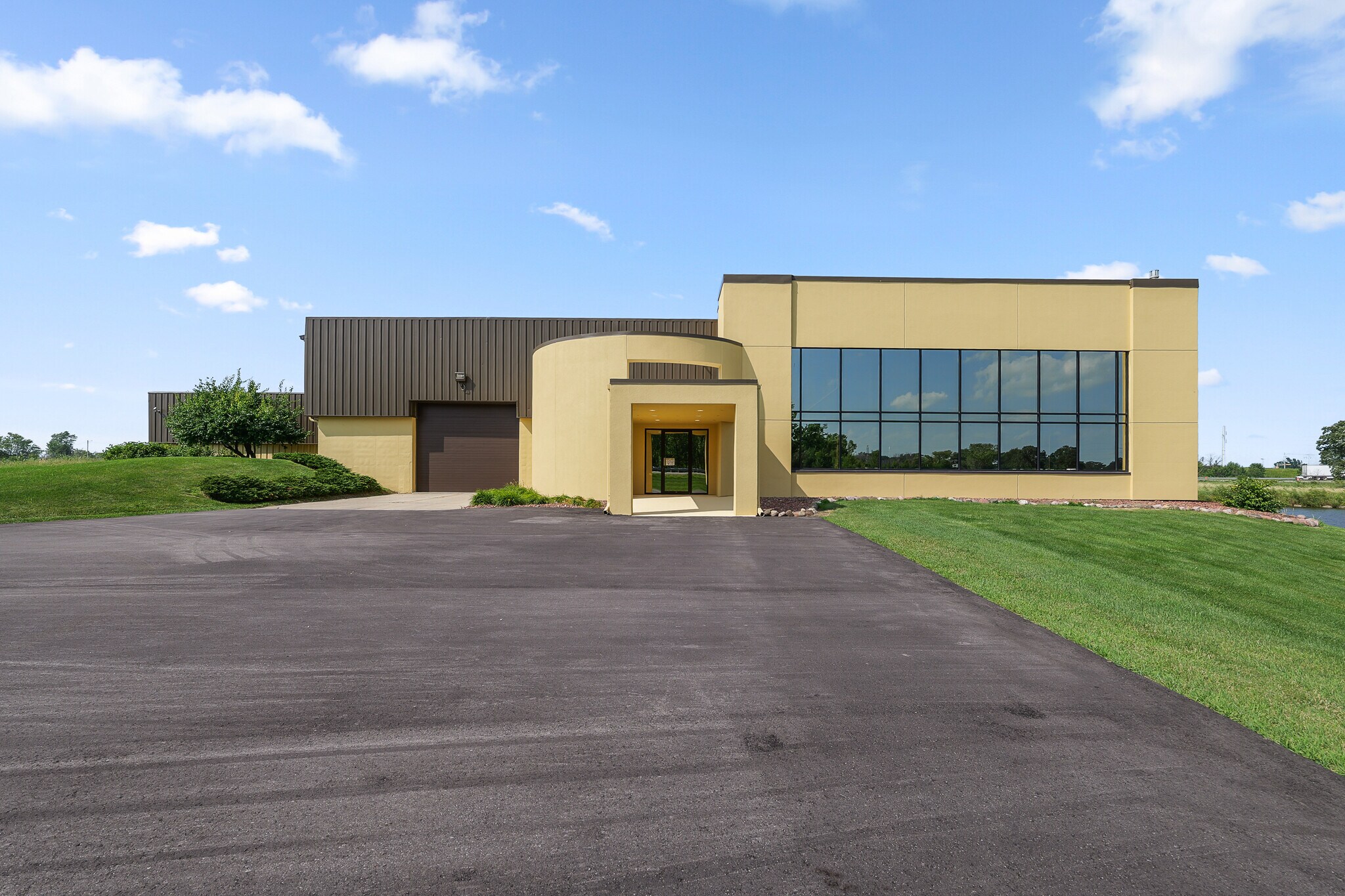 560 Rolling Meadows, Fond Du Lac, WI à vendre Photo de l’immeuble– Image 1 sur 76