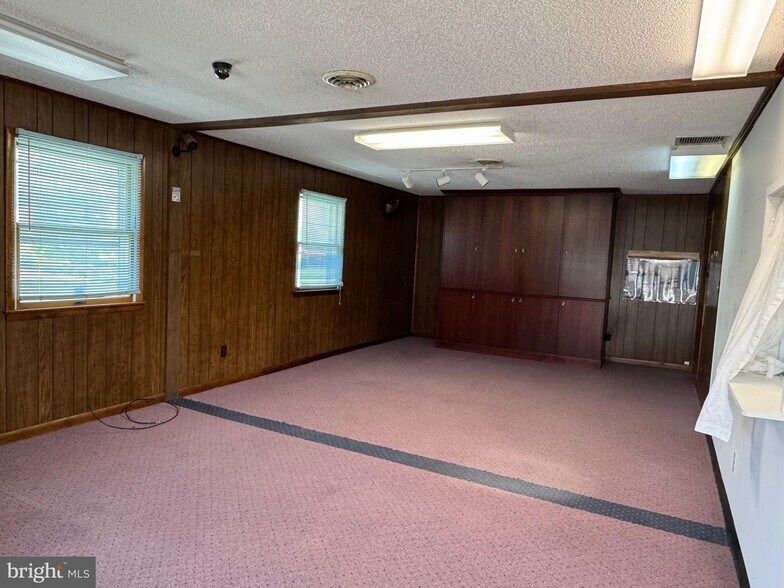 260 School St, Romney, WV à vendre - Photo de l’immeuble – Image 2 sur 12